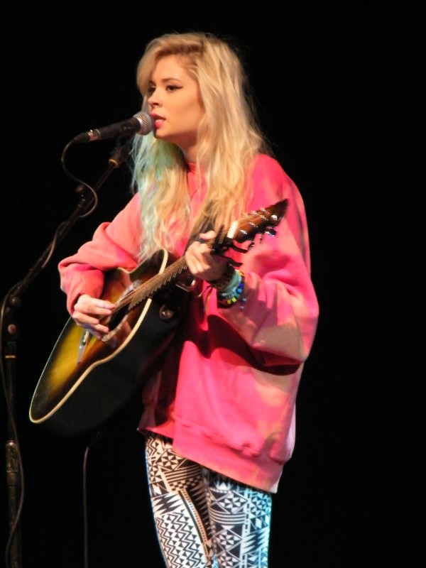 Nina Nesbitt